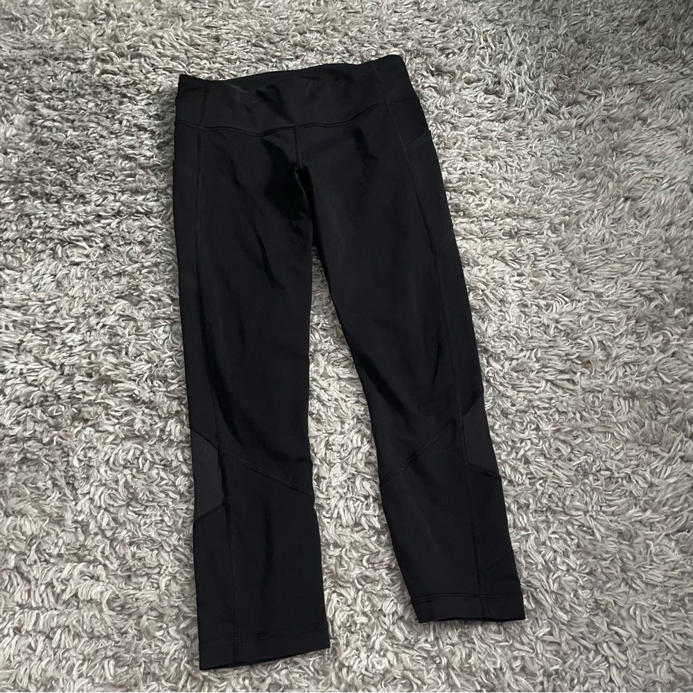 Lululemon black 21” leggings size 6